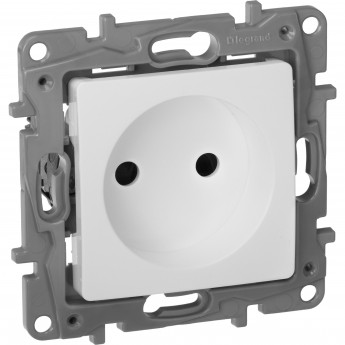 Розетка LEGRAND 2К со шторками немецкий стандарт винтовые зажимы 16 А 250 В Etika белый