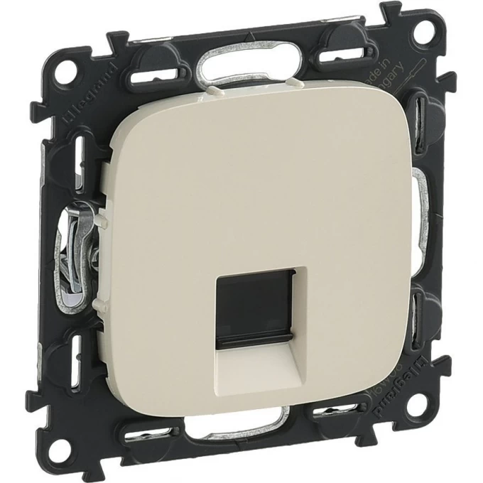 Розетка LEGRAND Valena ALLURE информационная одиночная RJ45 кат.5е UTP с лицевой панелью слоновая кость 753840 Розетка LEGRAND Valena ALLURE информационная одиночная RJ45 кат.5е UTP с лицевой панелью слоновая кость 753840